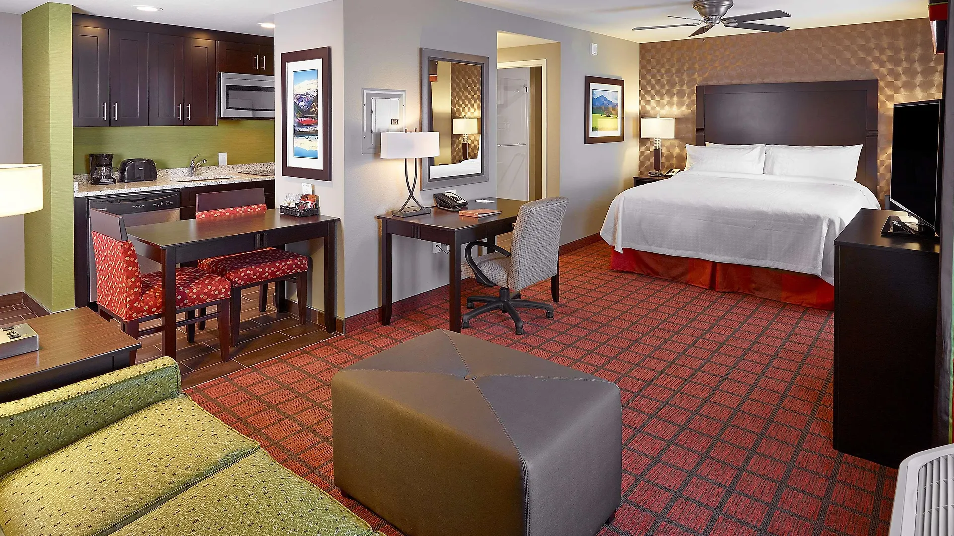 Homewood Suites Calgary Airport 3*,