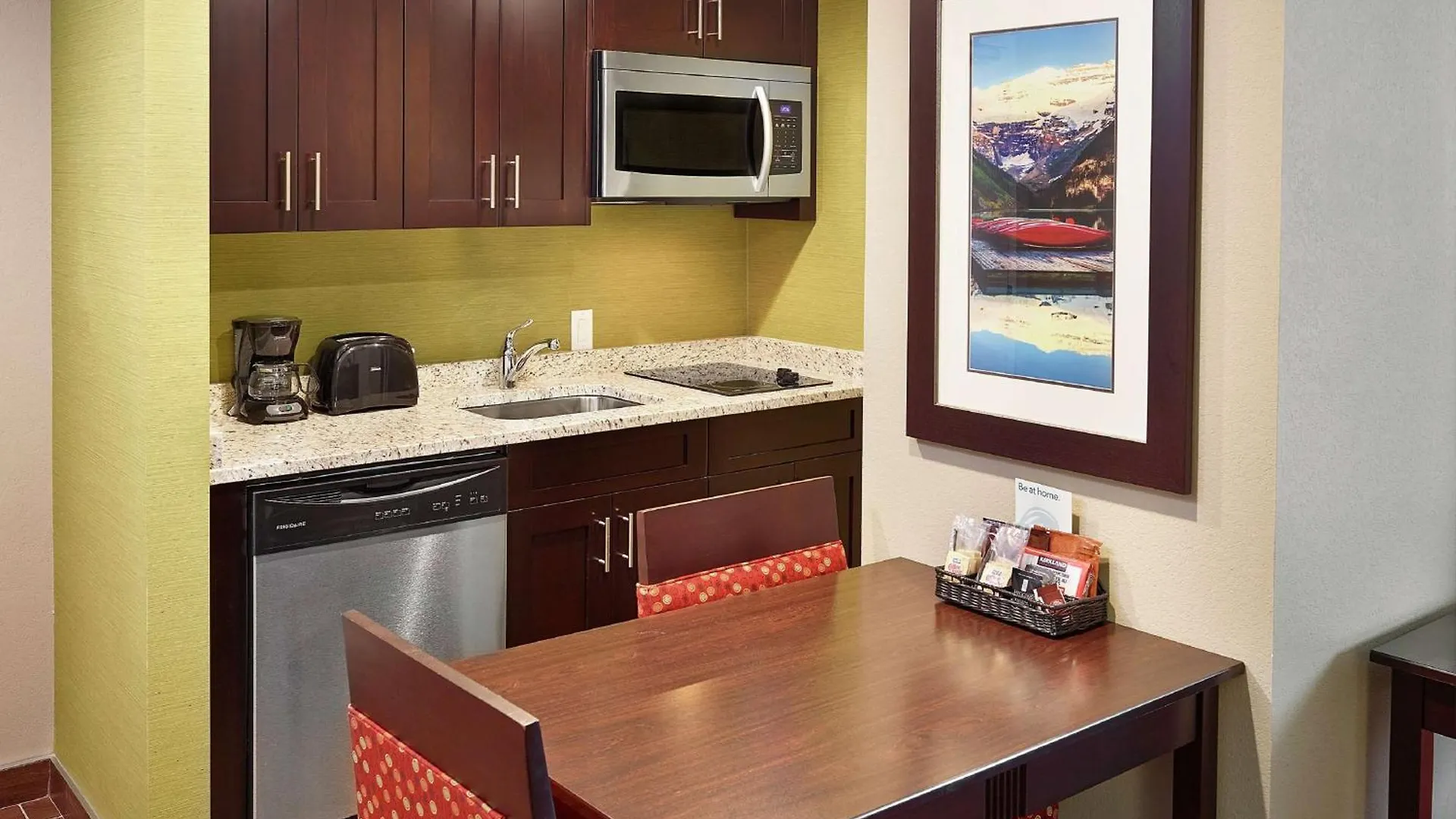 Homewood Suites Calgary Airport Hotel